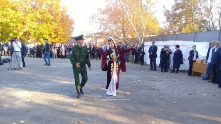 Артисты РДК Назрановского района и ДК  с.п. Плиево пожелали призывникам отличной службы
