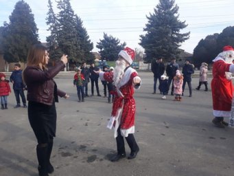 Новогоднее представление в городе Сунжа