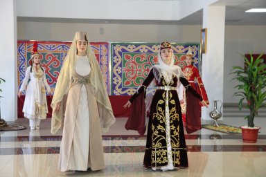 Подготовка к показу неделе национальной моды на Ставрополье «Народный костюм – Преображение России»