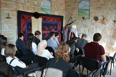 В «Школе ингушских адатов» Сунженскогом РДК состоялось  мероприятие  на тему межнациональных отношений