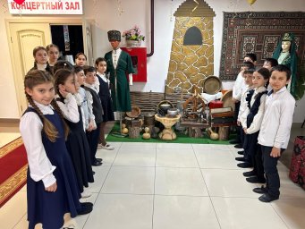 Школьники сельского поселения Яндаре познакомились со старинным бытом предков