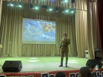 В Назрановском РДК прошел праздничный концерт «Помним сердцем!»
