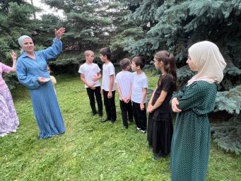 ​В Назрановском районном Доме культуры прошел экологический урок под открытым небом